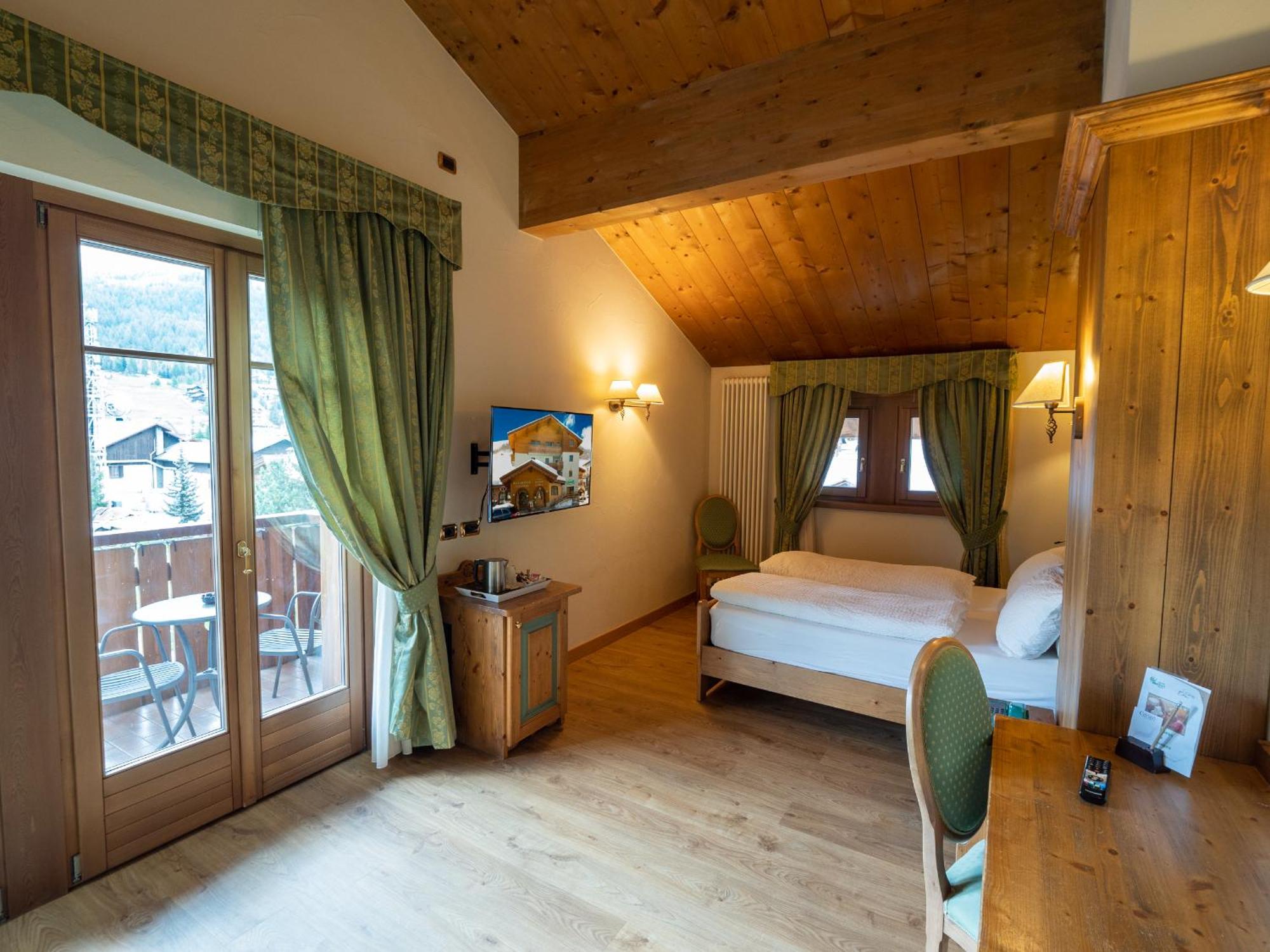 Hotel Cervo リヴィーニョ エクステリア 写真