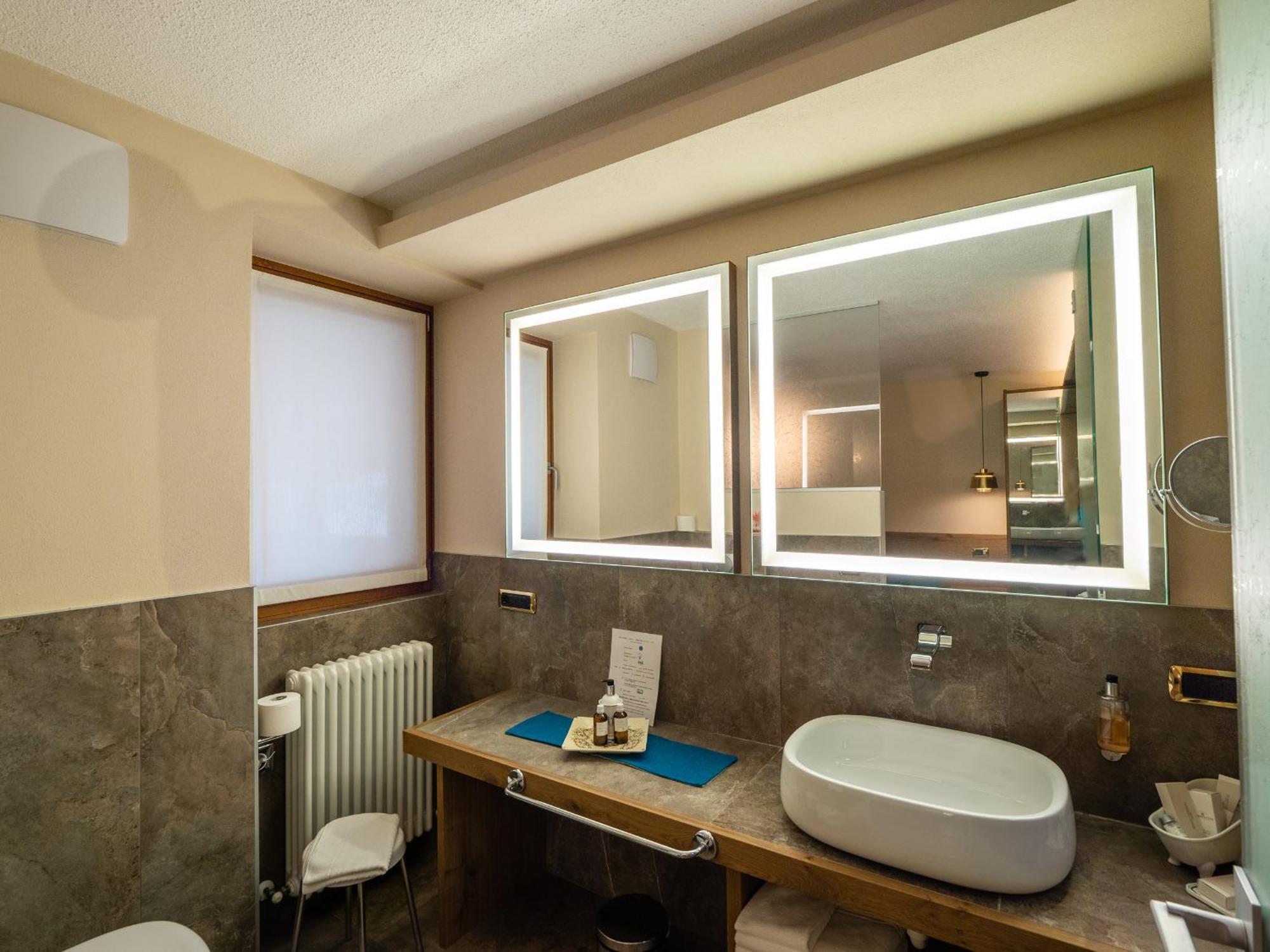 Hotel Cervo リヴィーニョ エクステリア 写真