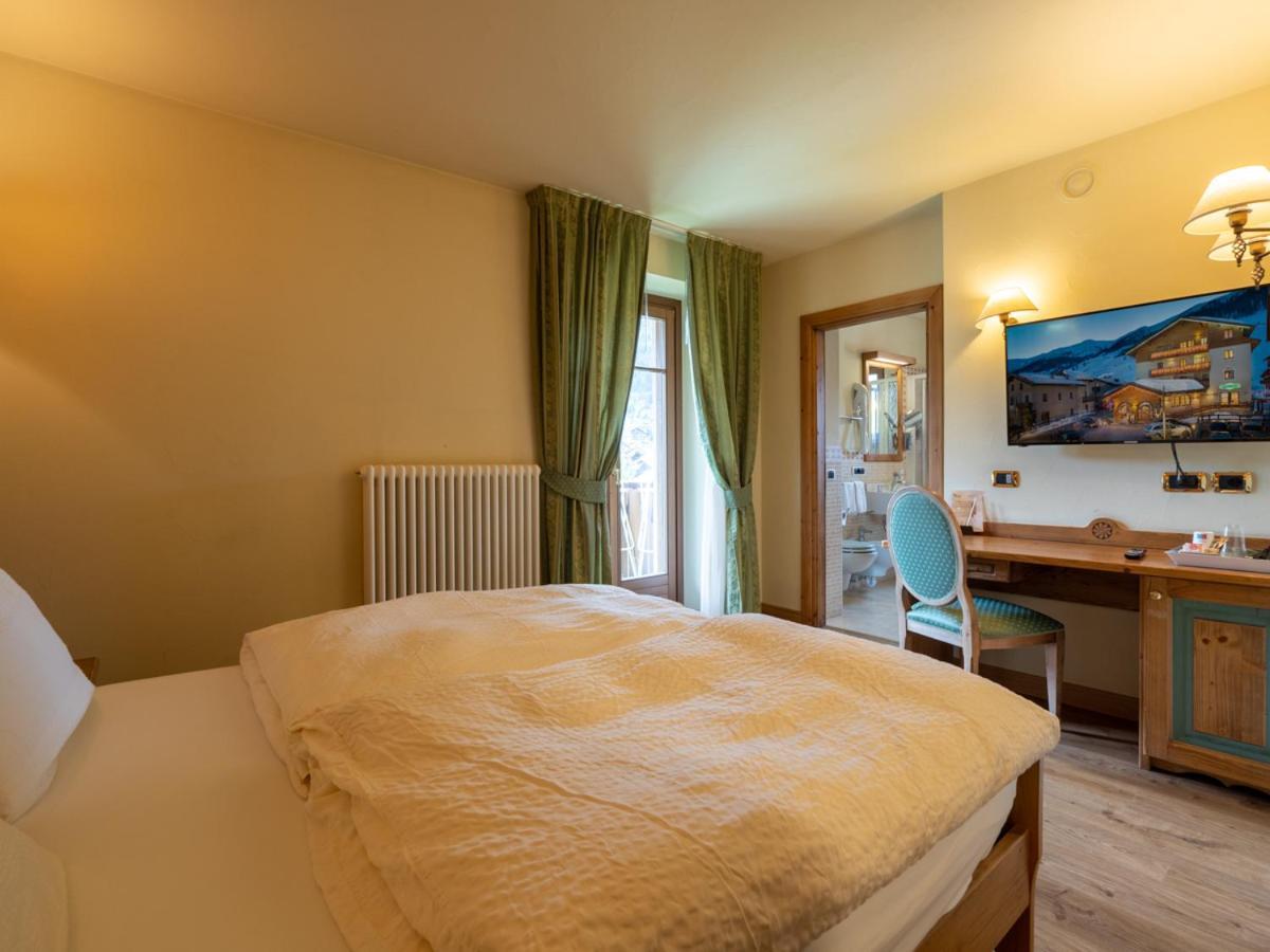 Hotel Cervo リヴィーニョ エクステリア 写真