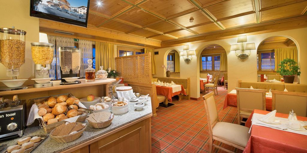 Hotel Cervo リヴィーニョ エクステリア 写真