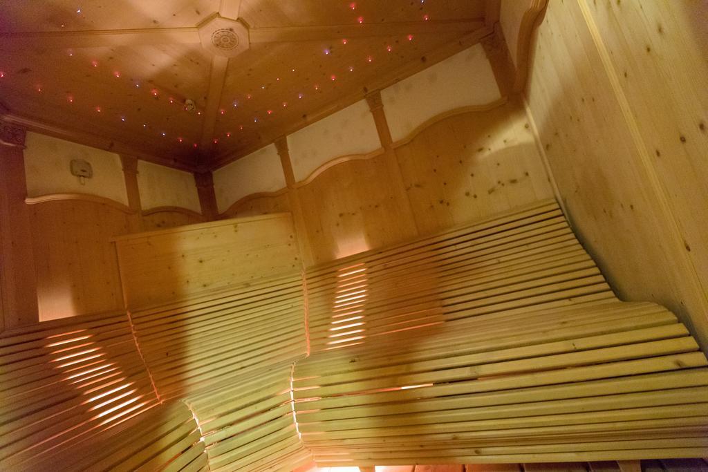 Hotel Cervo リヴィーニョ エクステリア 写真